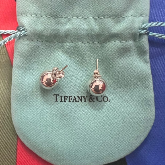 Authentic Preloved Tiffany & Co. 925SS 10mm Graduated Ball StudEarrings - Picture 2 of 3